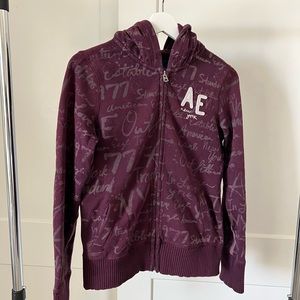Burgundy/maroon American Eagle women’s zip up jacket